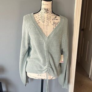 SO Medium Women's V-Neck Sweater in Light Green NWT